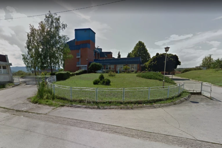 JEZIVA DRAMA U STARAČKOM DOMU! Štićenik pokušao da izvrši SAMOUBISTVO, medicinski radnik ga SPREČIO u tome i zadobio TEŠKE TELESNE POVREDE!