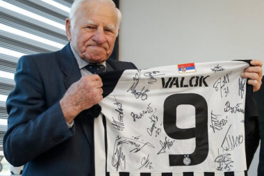 SLAVLJE MEĐU CRNO-BELIMA: Legenda kluba je proslavila svoj 95. rođendan! (FOTO)