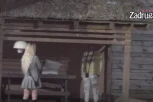 HAOS U ZADRUZI: Dejan Dragojević šutirao sve pred sobom, Aleksandra prišla da ga SMIRI, on je OTERAO od sebe! (VIDEO)