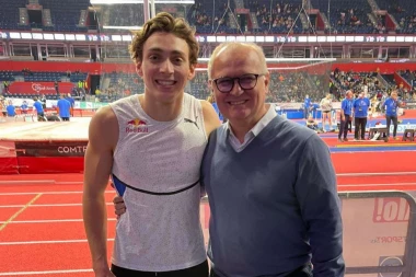 VELIKA ČAST ZA BEOGRAD: Vesić REKORDERU Duplantisu poklanja BURE RAKIJE! (FOTO)