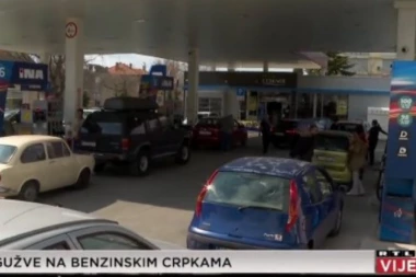 VEROVATNO JE VUČIĆ KRIV I ZA OVO? U Hrvatskoj potpuni haos na BENZINSKIM PUMPAMA, gužve tokom celog dana (VIDEO)