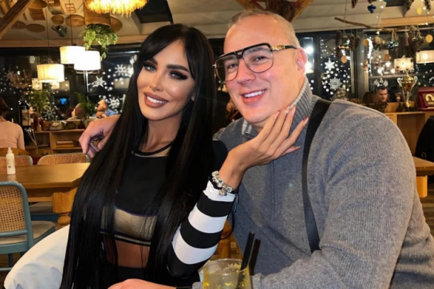 Aleksandra RASKINULA sa Pecom? Obrisala slike sa BIZNISMENOM, dobila ŠUT KARTU? Evo šta ona kaže o RASKIDU! (FOTO)