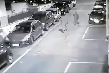 NAPAD NA BELORUSKU AMBASADU U RIMU: Bačene dve eksplozivne naprave (VIDEO)