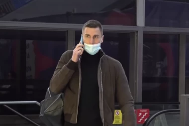 Sprečen INCIDENT u kafiću zbog Vranješa: MUVAO zauzetu devojku, pa njen DEČKO NASRNUO na njega?! Fudbaler se oglasio i otkrio ISTINU! (FOTO)