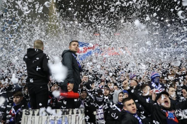 DEGUTANTNO I LICEMERNO! Šta su im oni krivi?! Navijači Rendžersa na SRAMOTAN način ISPROZIVALI Zvezdu zbog Rusije!