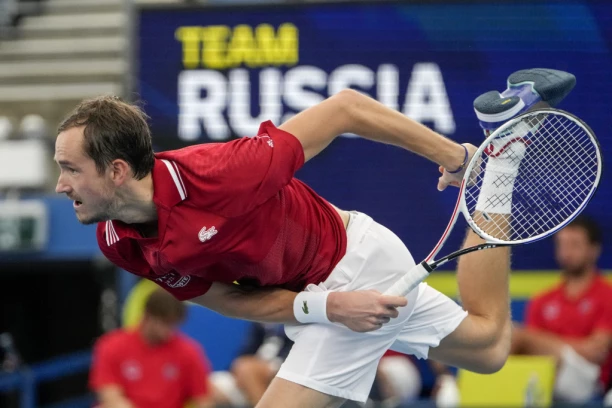 Boli ga NEPRAVDA Zapada: Medvedev prinuđen da se ODREKNE Rusije!