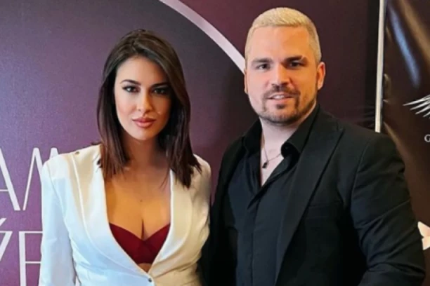 Pevačica se pojavila u CRVENOM BRUSU, poprsje napravilo HAOS: Ivana Krunić pokazala GRUDI, Čolaku nije bilo svejedno zbog ovog VRELOG IZDANJA! (FOTO)