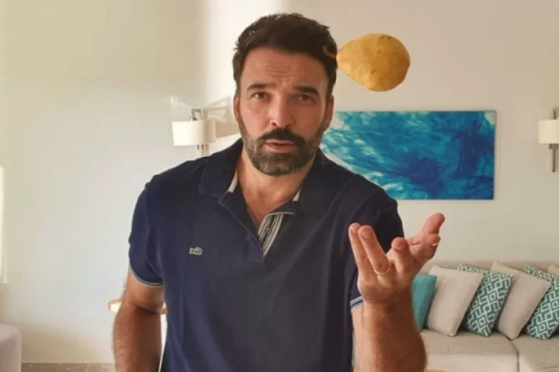 Na koga vam liči? Ivan Bosiljčić i Jelena Tomašević PONOSNO POKAZALI naslednicu! (FOTO)