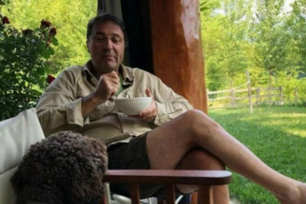 NEĆETE VEROVATI ČIME SE BAVI ĆERKA JOVANA MEMEDOVIĆA: Mnogima bi se zgadio ŽIVOT nakon ovog prizora, ALI ONA UŽIVA U TOME! (FOTO, VIDEO)