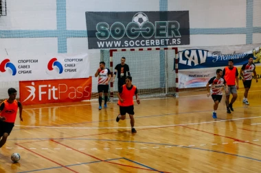 BLIŽI SE KRAJ 13. SEZONE FUTSAL TAKMIČENJA U RAKOVICI: Telekom i Pogrebno jure plej-of Soccer Zlatne lige!