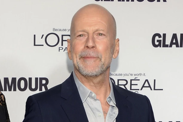 POZNATO STANJE BRUSA VILISA: Slavni glumac se bori sa DEMENCIJOM, Demi Mur sve OTKRILA!