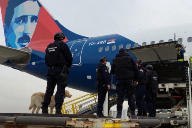 POSTAVILI SMO BOMBU NA LET JU654 I NA AERODROMU: Nova pretnja Srbiji