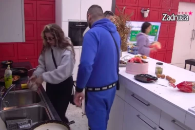 Dalila na sve načine pokušava da se PRIBLIŽI Caru: Dragojevićka ZAKAČILA Filipa u prolazu, a njegova reakcija je sve ŠOKIRALA! (VIDEO)