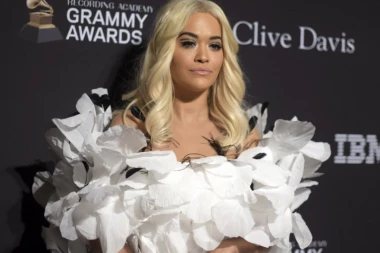 BEZ GAĆA NA CRVENOM TEPIHU! Da li biste imali hrabrosti da se obučete kao Rita Ora?