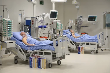 MUŠKARAC IMA SIMPTOME TRBUŠNOG TIFUSA: Radnik iz Indije primljen na Kliniku za infektivne bolesti!