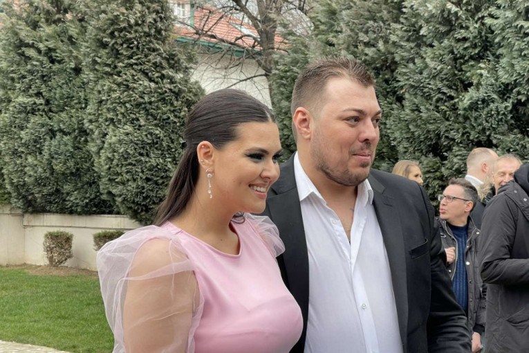 Sloba Vasić sa suprugom na rođendanu ćerkice
