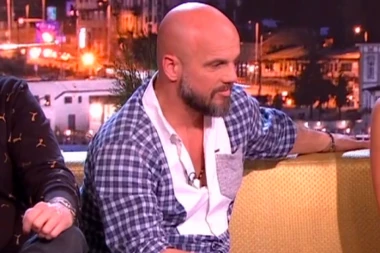 Boban Rajović doživeo PEH na nastupu: Pevao u PRAZNOM klubu, a onda je ušao u SUKOB sa ovim pevačem!