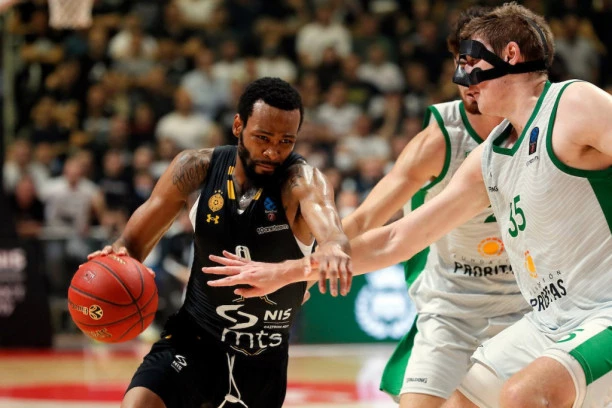 GROBARI U ŠOKU: Kevin Panter NAPUŠTA Partizan?