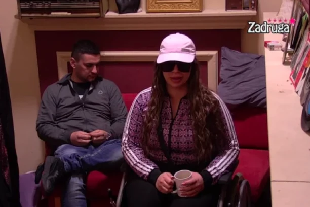 Bebica za godinu dana ZARADIO 5 MILIONA €?! Kulićeva otkrila DETALJE, a Zola NAJBRUTALNIJE PONIZIO Mariju i Sinišu: Čoliću je sve jasno, a PERJE će tek da LETI! (VIDEO)