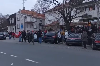 GRMI SVE OKO MARAKANE: Navijači Zvezde u EKSTAZI dočekuju početak revanša sa Rendžersom! (VIDEO)