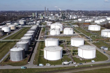 PUTNIKOVIĆ: Srbija može da obezbedi dovoljne količine nafte za sebe