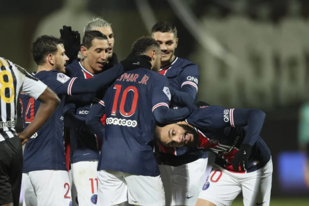 PUKLO JE: Šok vesti stižu iz Francuske, legendarni klub se prodaje!