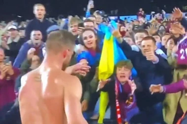 VELEIZDAJA ILI SLABOST? Krenuo do ukrajinske zastave, a onda je usledilo MEGA IZNENAĐENJE! (VIDEO)
