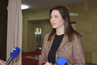 Ministarka Vujović potpisala ugovore za sufinansiranje projekata za čistiji vazduh širom Srbije