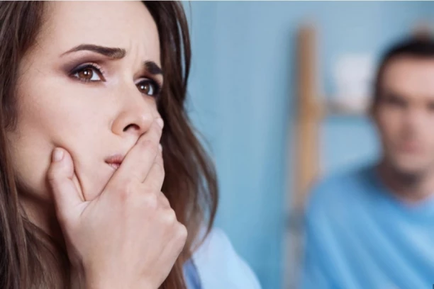 Tri znaka koje žene TREBA DA IZBEGAVAJU! Škrti na emocijama, testiraju vas i traže da im budete PSIHOLOG!