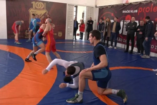 NOVA VAŽNA ULAGANJA U SPORT: Ministar Udovičić posetio rvače u Zrenjaninu, kao i opštine Kovačica i Sečanj! (FOTO, VIDEO)