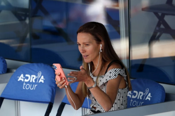 ALL EYES WERE ON HER: Jelena Djoković SHOCKED eveyone, she was never seen in an outfit this! (PHOTO)