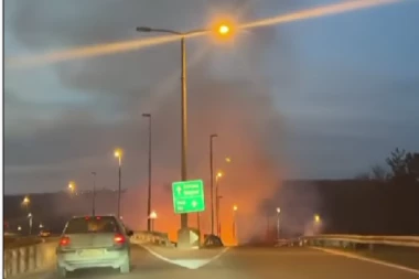 STRAVIČAN POŽAR KOD BEOGRADA! Vatrogasci SE BORE da ugase vatru!