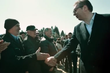 NOVA PORUKA PREDSEDNIKA VUČIĆA: Država nije igračka - Za 10 godina smo od uništene zemlje došli do toga da nemamo čega da se stidimo pred svetom! (VIDEO)