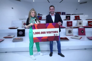 PAVILJON SRBIJE NA EXPO 2020: Dočekan MILIONITI posetilac pred sam kraj svetske izložbe! (FOTO)