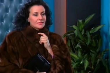 Ćerka Snežane Savić priznala NAJINTIMNIJU STVAR: "Bilo me je SRAMOTA mamine GOLOTINJE" (FOTO)