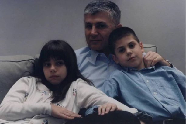 IZRASLI U PAMETNE I DOBRE LJUDE, IMAJU AFINITET I PREMA POLITICI! Evo gde su i šta rade deca ubijenog premijera Zorana Đinđića! (FOTO)