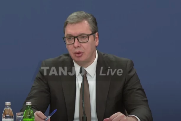 PREDSEDNIK VUČIĆ SE OBRATIO NACIJI: Tražili su da Srbija prizna Kosovo, žele da nam postave klopku! (VIDEO)