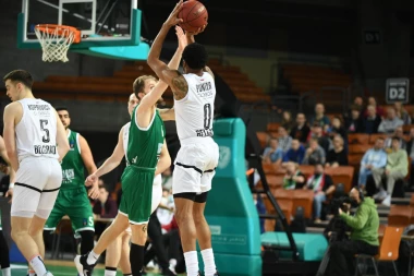 ŽELJKOV PARTIZAN SE ŠALIO SA POLJACIMA: Parni valjak MARŠIRAO Vroclavom, crno-beli ZGAZILI Slask u Evrokupu!