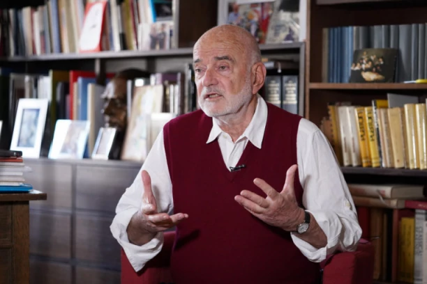 ĐILASOVA UZDANICA STALA U ZAŠTITU PREDATORA: Vladeta brani silovatelje, ćutao o nedelima profesora