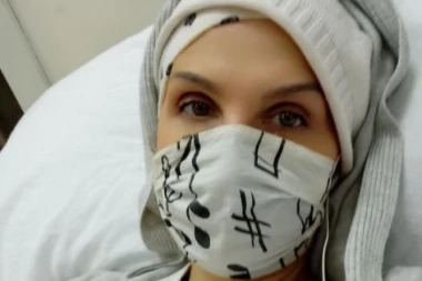 JEZIVA BORBA SA OPAKIM TUMOROM UZELA DANKA: Bivša rijaliti učesnica PLJUVALA KRV, OTEKLO joj celo telo, POZLILO JOJ nakon HEMIOTERAPIJA, mislili su da je KRAJ! (FOTO)