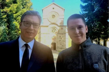 PRESIDENT VUČIĆ WITH HIS SON AT A HOLY PLACE: Danilo was only a year old when NATO attacked Serbia! (PHOTO)