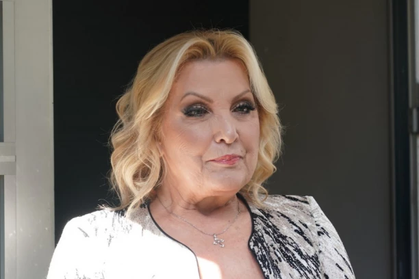 "SNEŽANA ĐURIŠIĆ JE AROGANTNA!" Otkrivena VELIKA TAJNA ESTRADE, evo kakva je pevačica prema kolegama!