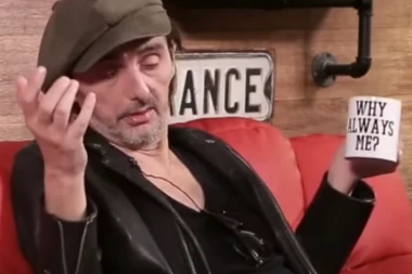 "ZAPOSLITE ME KAO KONOBARA ILI KAO KOPAČA KROMPIRA!" Pevačev VAPAJ ZA POMOĆ slama srca: Na rubu egzistencije sam, probudio sam se pored MRTVE ŽENE!