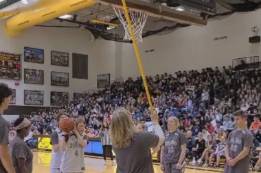 VIŠE OD SPORTA: Humani gest o kojem bruji ceo svetski sport, svi joj se dive! (VIDEO)