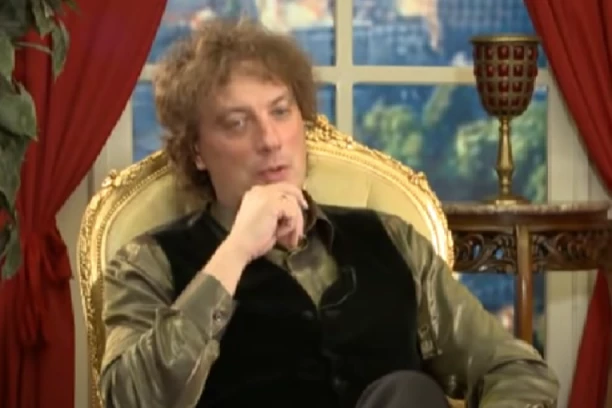 Tonči Huljić konačno pokazao suprugu koju godinama KRIJE! Ona progovorila o njemu i RASKRINKALA ga u potpunosti! (VIDEO)