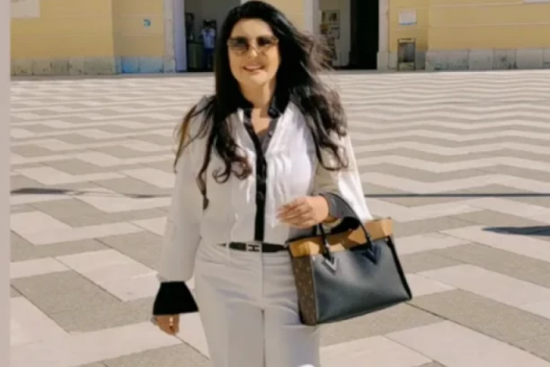 Ćerka Dragane Mirković izrasla je u pravu LEPOTICU: Fanovi ne mogu da POVERUJU koliko LIČI na slavnu mamu! (FOTO)