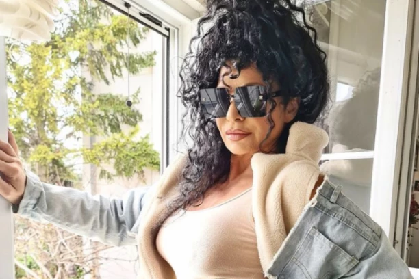 Lidija Vukićević GOLA, zadnjicu prekrila peškirićem, a CICE na izvolte: Glumica zapalila društvene mreže vrućom slikom!