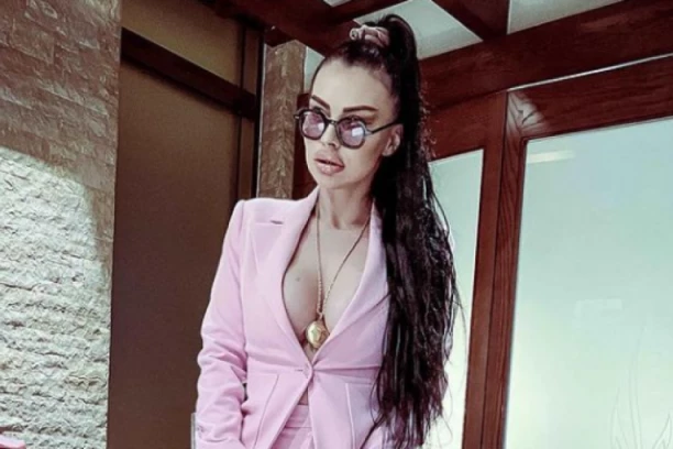 Zerina do jutra ludovala u gradu, a onda shvatila šta sledi! Odmah usledilo JAVNO IZVINJENJE! (FOTO)