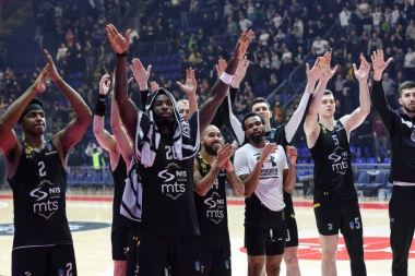 GROBARI SU ZAPREPAŠĆENI: Nosi dres Partizana, a ovo koristi kao prevozno sredstvo!