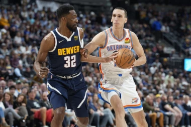 ALEKSEJ KAO BRZI VOZ: Pokuševski ukrao loptu Jokiću, pa preko njega u punom naletu majstorski dao koš (VIDEO)